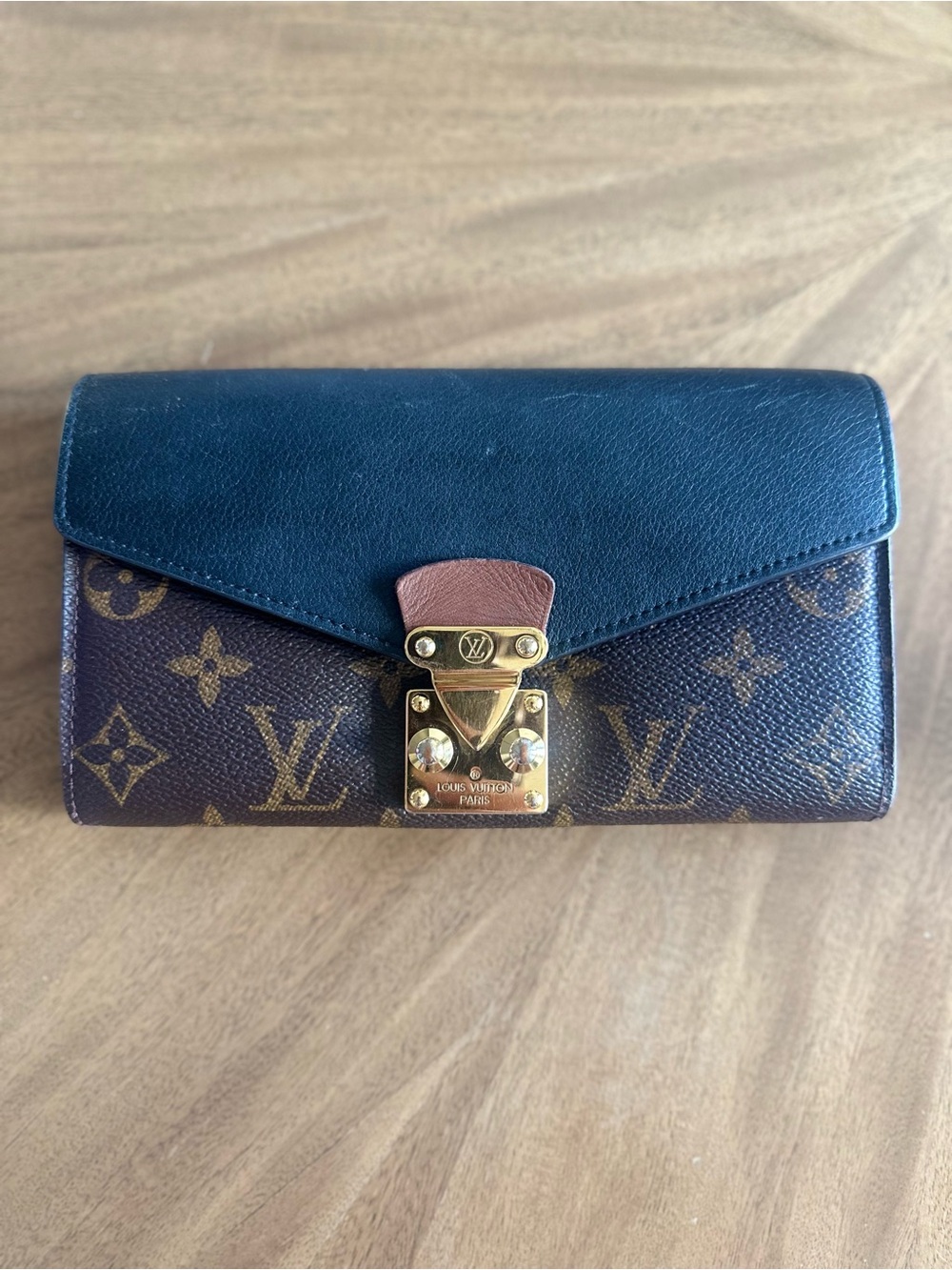 Louis Vuitton Monogram Pallas Wallet Black